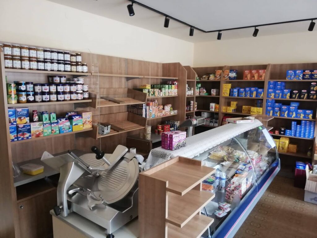 Produzione banchi cassa in legno a Padova